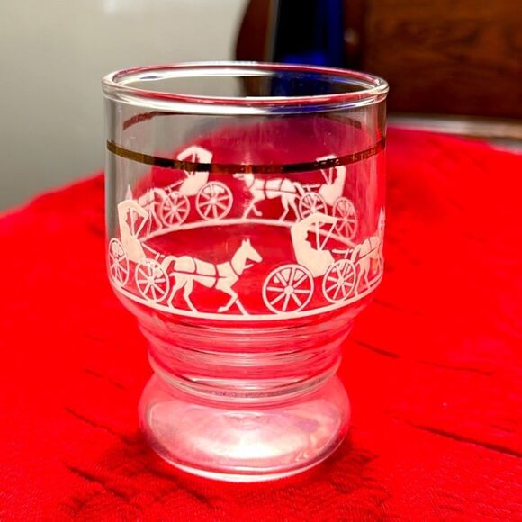 vintage Amish horse and buggy cups, gold applied at the top of each cup Set Of 7 - Picture 2 of 5